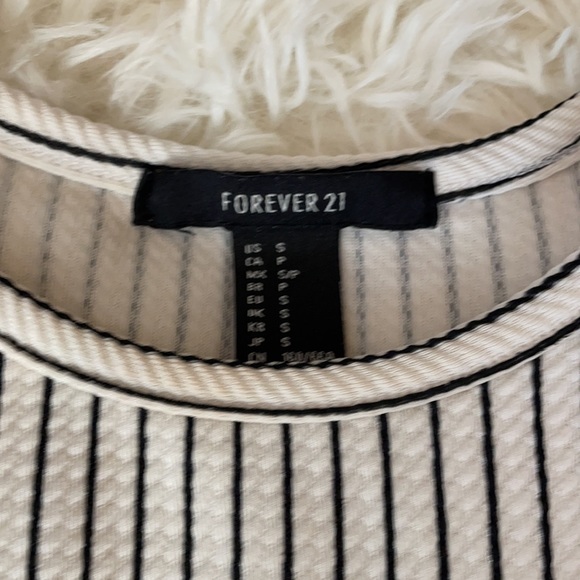 Never worn amazing condition super flexible material - Picture 2 of 3